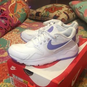 Women’s Nike Victory sneaker